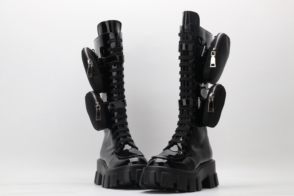P*rada SNEAKER